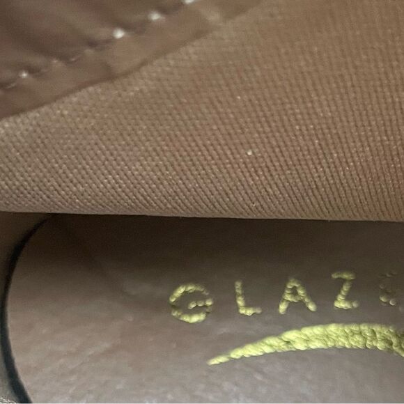 Glaze Women Suede Boot. Size 7 - Picture 9 of 9